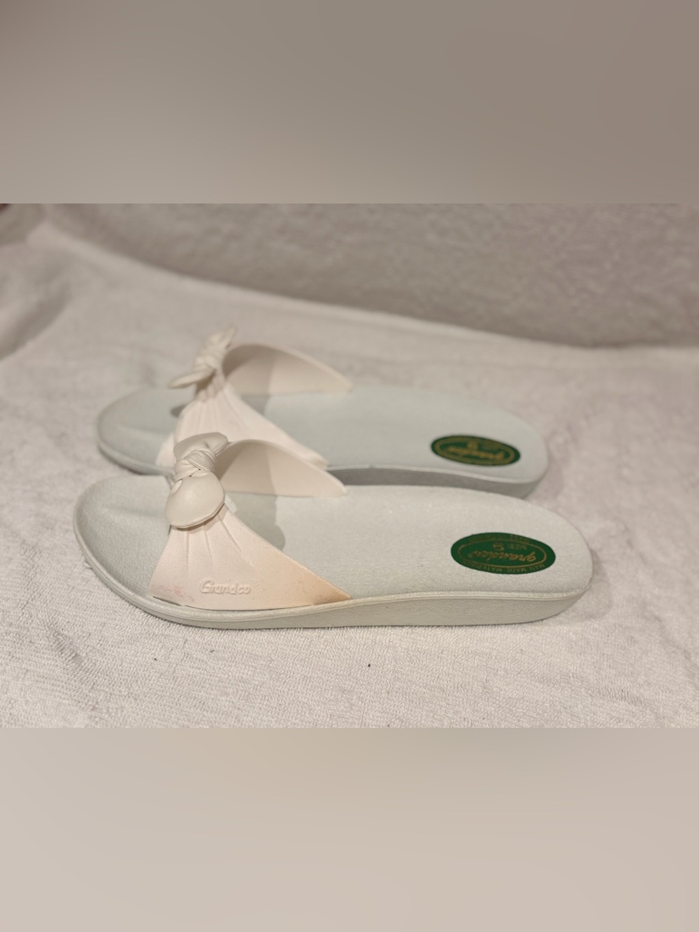 Vintage Women's Cream Knot-Top Flip Flop